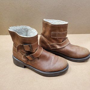 Women's Bakers 6.5 winter boots